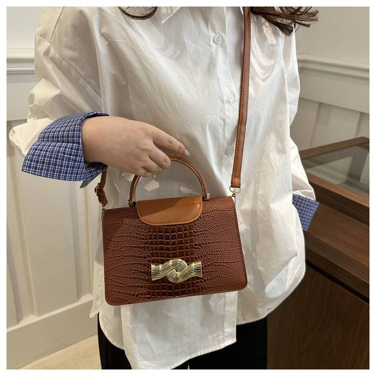 Cross-border High-grade Crocodile Handbag 2025 New Spring Western Style Shoulder Slung Commuter Small Bag_voghion.com