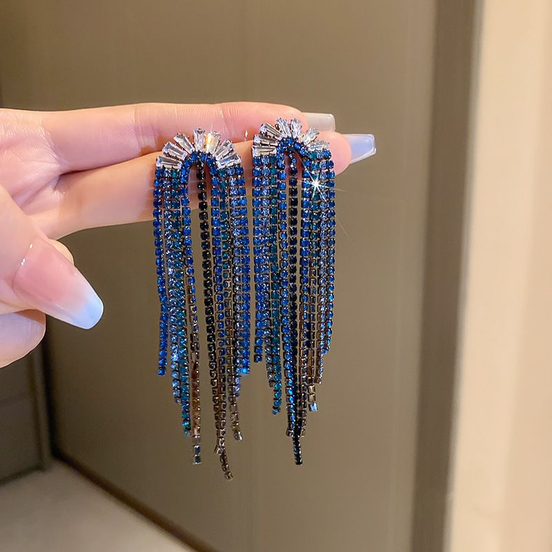 Silver Needle Inlaid Diamond Tassel Exaggerated Elegant High-end Feel Drop Earrings Personality Fashion Light New Ear_voghion.com