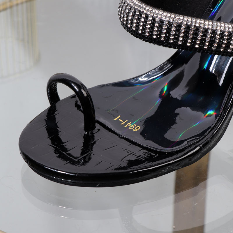 Ein Internet-Promi-Wort-Slipper 2024 Sommer Zehenbesatz Quadratischer High Heel Externes Tragen Sandalen, Übergroße Damen_voghion.com