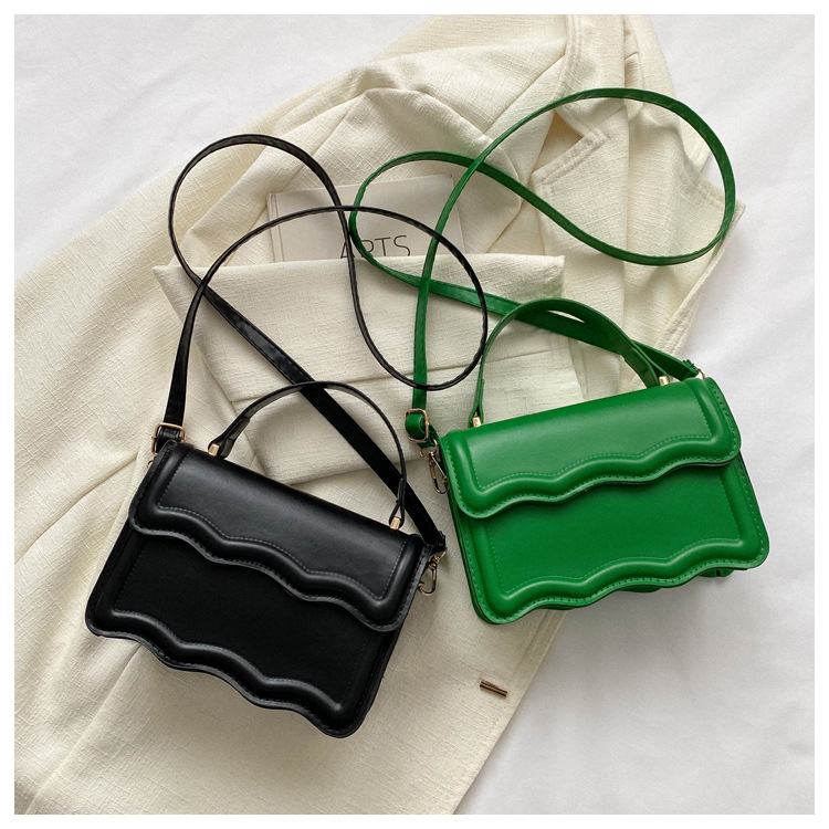 2023 neue Heiße Verkauf Geprägte Einfarbig Edition Mode Retro Casual Einfache Handheld Eine Schulter Umhängetasche Kleine Quadratische Tasche_voghion.com