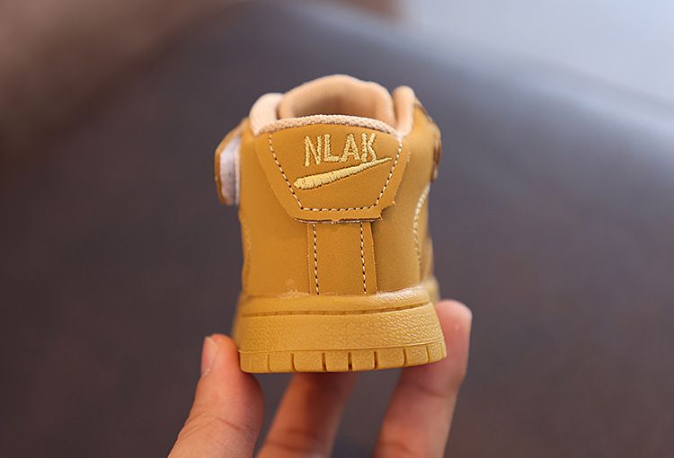 Girls' and Boys' 2024 Autumn New Board Soft Sole Small White Shoes Breathable Mid Top Velcro Casual Sports Shoe Trend_voghion.com