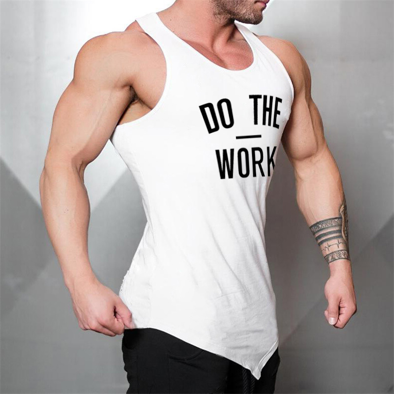 Camiseta regata masculina esportiva de verão para treinamento fitness, decote profundo, gola redonda, costas nadador, com bainha irregular, feita de algodão puro_voghion.com
