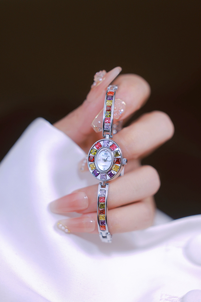 Women's Stylish Rainbow Gradient Dial Quartz Watch With Mineral Crystal & Jewelry Clasp – Fashionable & Water-Resistant_voghion.com