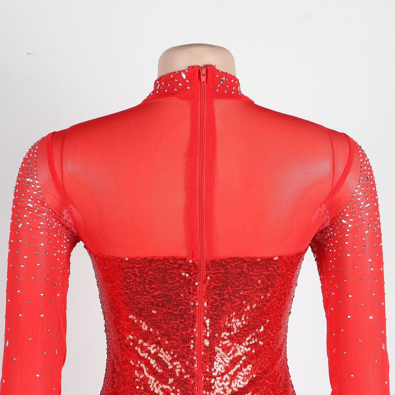 Abito da donna con paillettes e diamanti caldi, aderente e aderente, in maglia con piume e fianchi_voghion.com