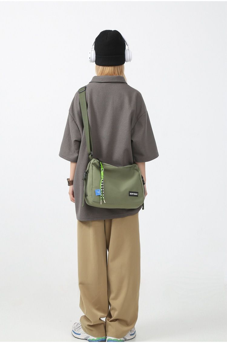 Umhängetasche für Herren Instagram Fashion Brand 2024 Neue große Kapazität Herrentasche Canvas Postman Bag Damen Single Shoulder Bag Japanische Serie_voghion.com