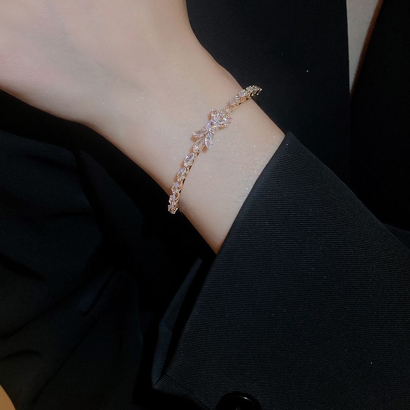Bracciale rigido con fiocco in zircone per donna, bracciale con ciondolo di lusso di alta qualità coreano, accessori delicati per matrimonio e personalità alla moda_voghion.com