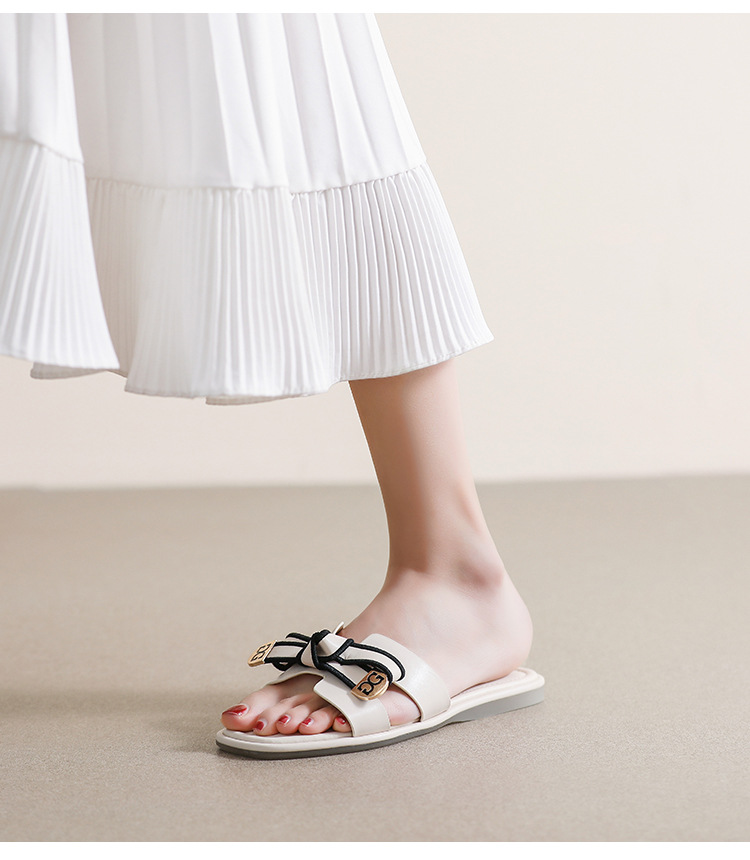 Weiwei Girl 2021-5 Oberbekleidung Hausschuhe Damen Große Größe 41-43 Koreanischer Stil Bowknot Sommer Square Toe Offene Zehen Sandalen_voghion.com