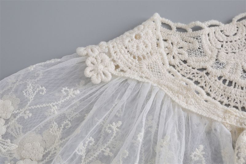 Mittelalterlicher französischer romantischer kleiner Schal mit Victoria-Spitzenhals_voghion.com