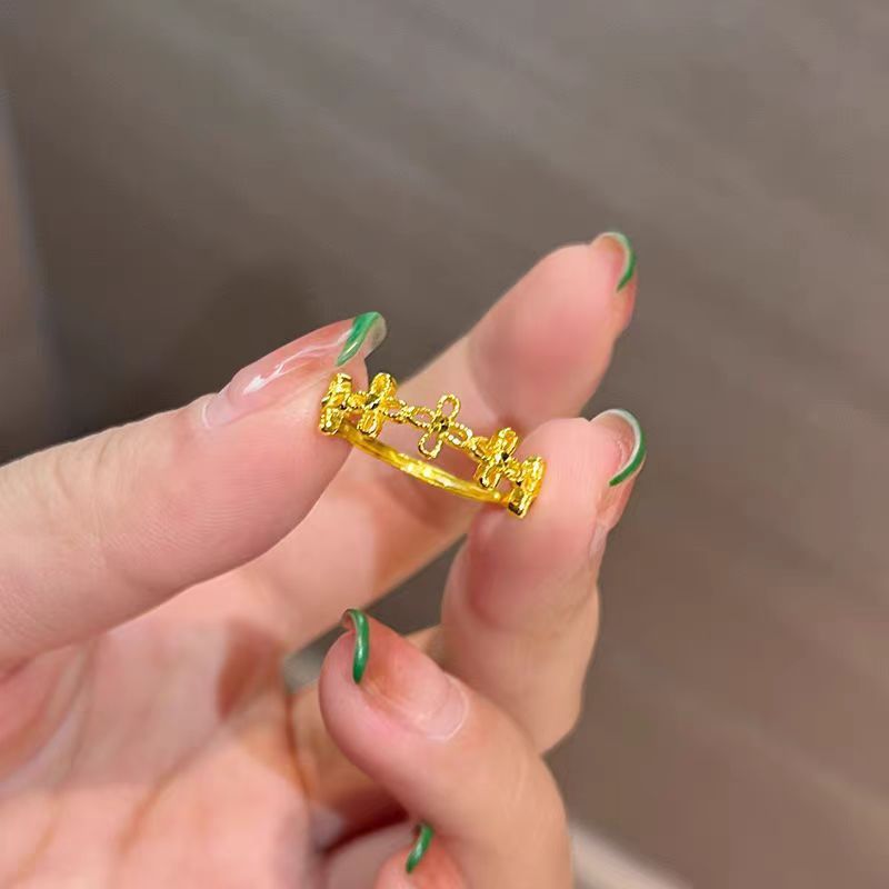 Sand gold pattern sweetheart four-leaf clover ring gold shop with flower lucky grass live mouth ring petal ring_voghion.com
