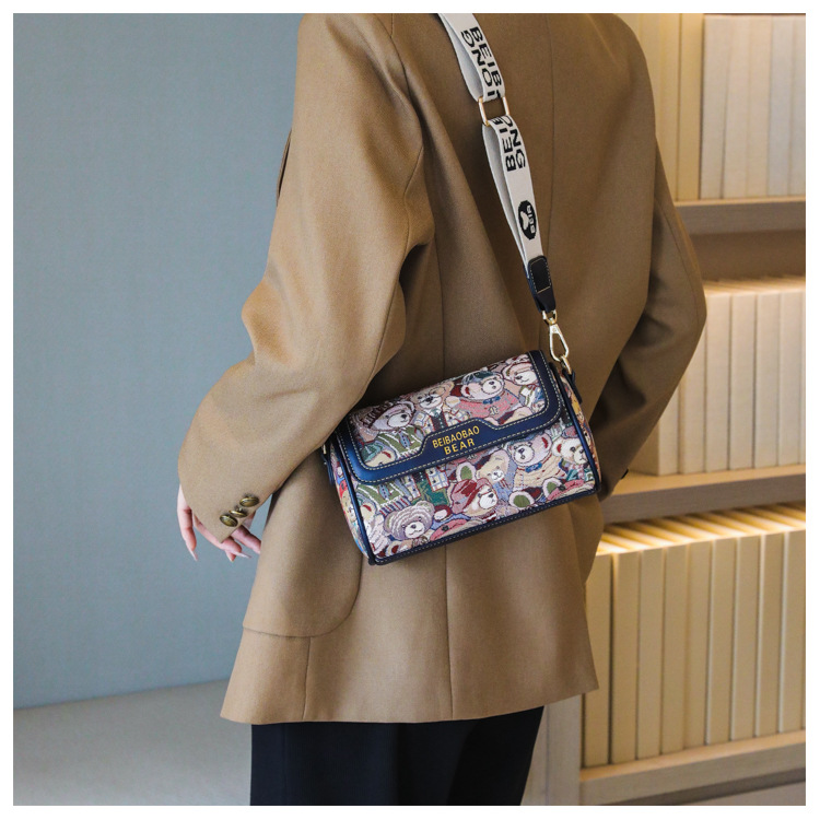 Bolsas clássicas de marca com design de nicho, bolsas femininas com temperamento, bolsas de urso, bolsas de ombro inclinadas da moda_voghion.com