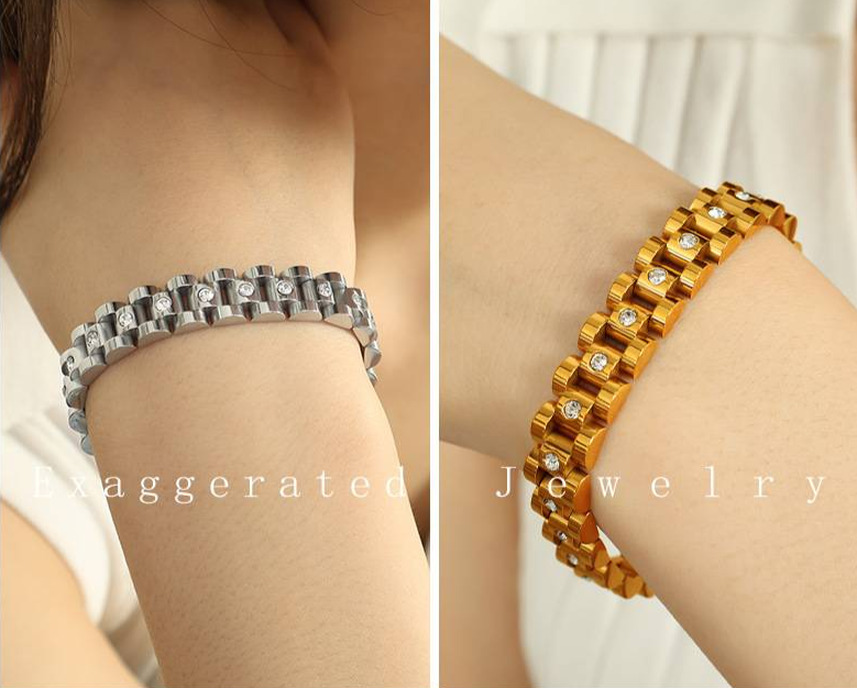 Retro style exquisite bracelet for girls gold round white rhinestone watch chain does not fade jewelry_voghion.com