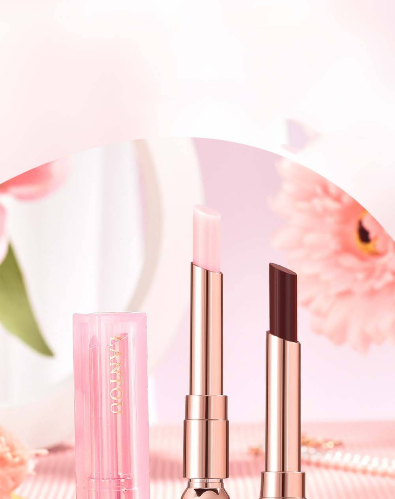 Il balsamo per labbra al rossetto idrata e reintegra l'acqua per prevenire le screpolature. Il rossetto caldo non si attacca alla tazza e non sbiadisce._voghion.com