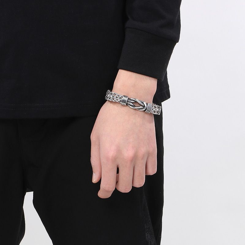 Bracciale da uomo in acciaio al titanio intrecciato con corda - Catena geometrica hipster per stile casual e streetwear - Regalo di gioielli di moda unisex per viaggi_voghion.com