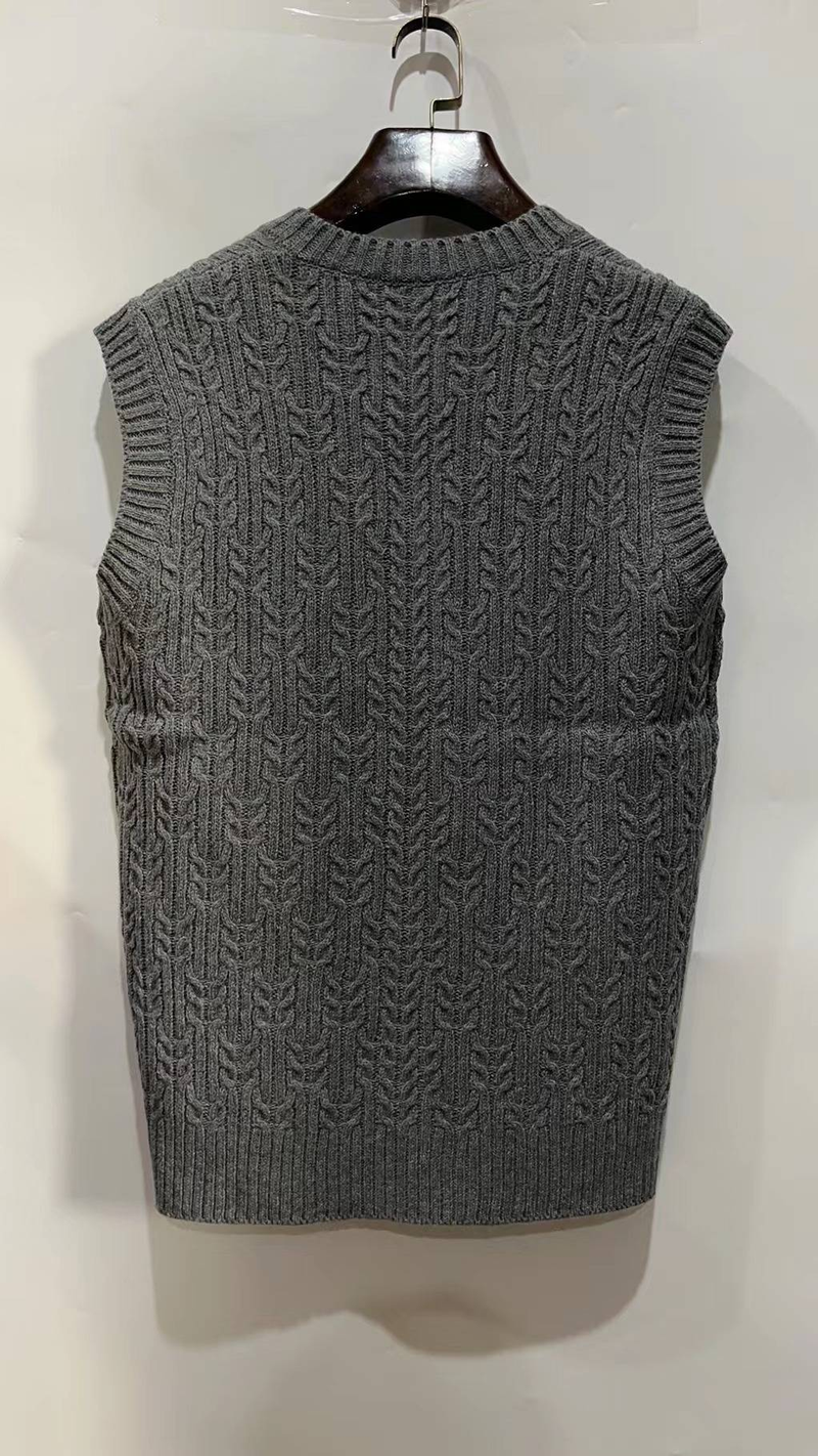 New Men's Knitted Vest V-neck Sweater In Solid Color Casual Men's Wear_voghion.com