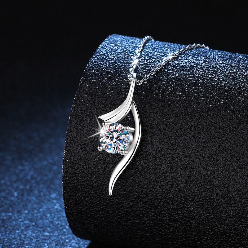Moda NeeTim 1ct Moissanite Ciondolo Sterg Sier Collana per le donne Signore Diamanti da laboratorio Collane a catena Gioielli per feste ожерелье_voghion.com
