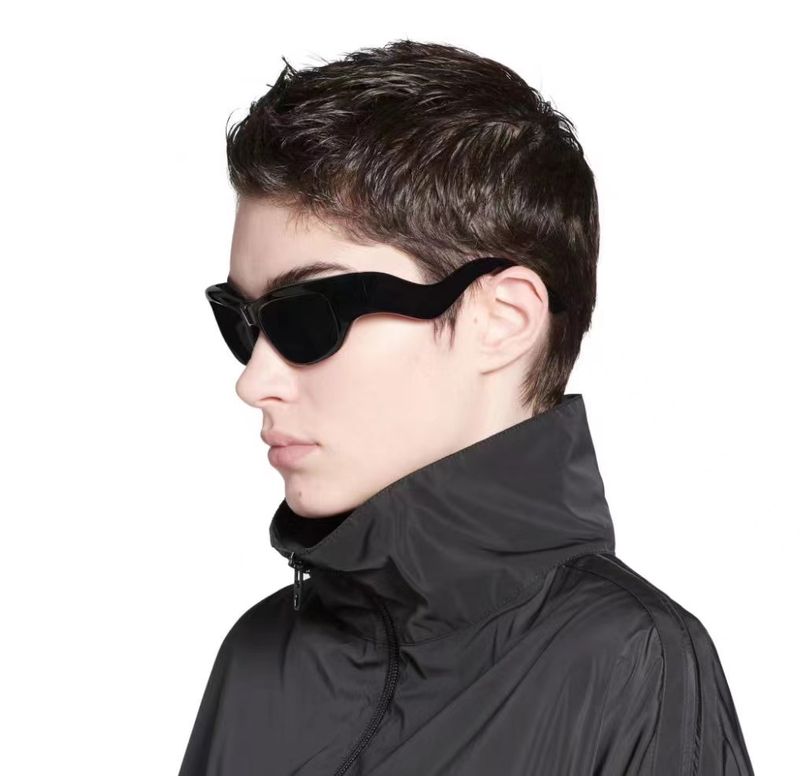 2024 Nuova primavera rettangolare personalizzata piccola montatura tendenza moda occhiali da sole sportivi all'aperto_voghion.com