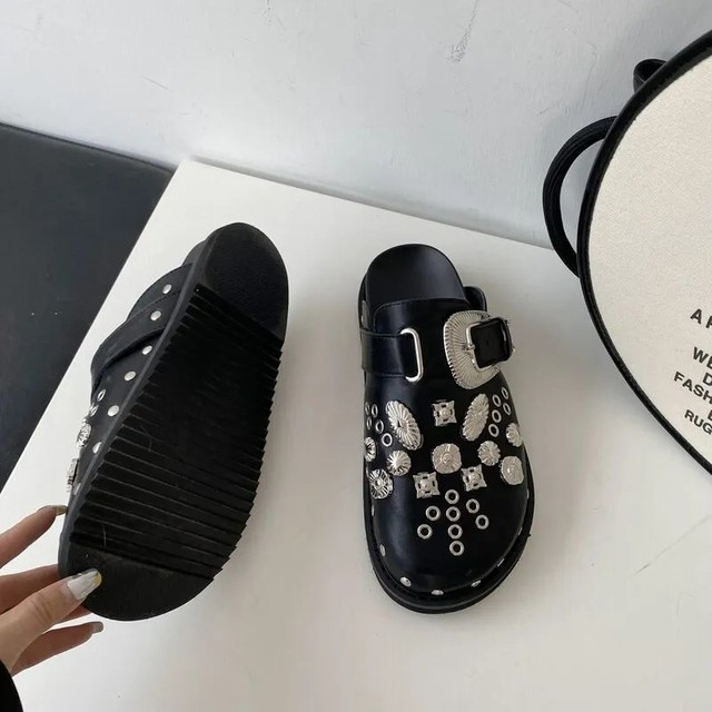 Sommer Kvinder Hjemmesko Platformnitter Punk Rock Læder Muldyr Kreativt metalbeslag Afslappet festsko Kvinde udendørs rutsjebaner_voghion.com