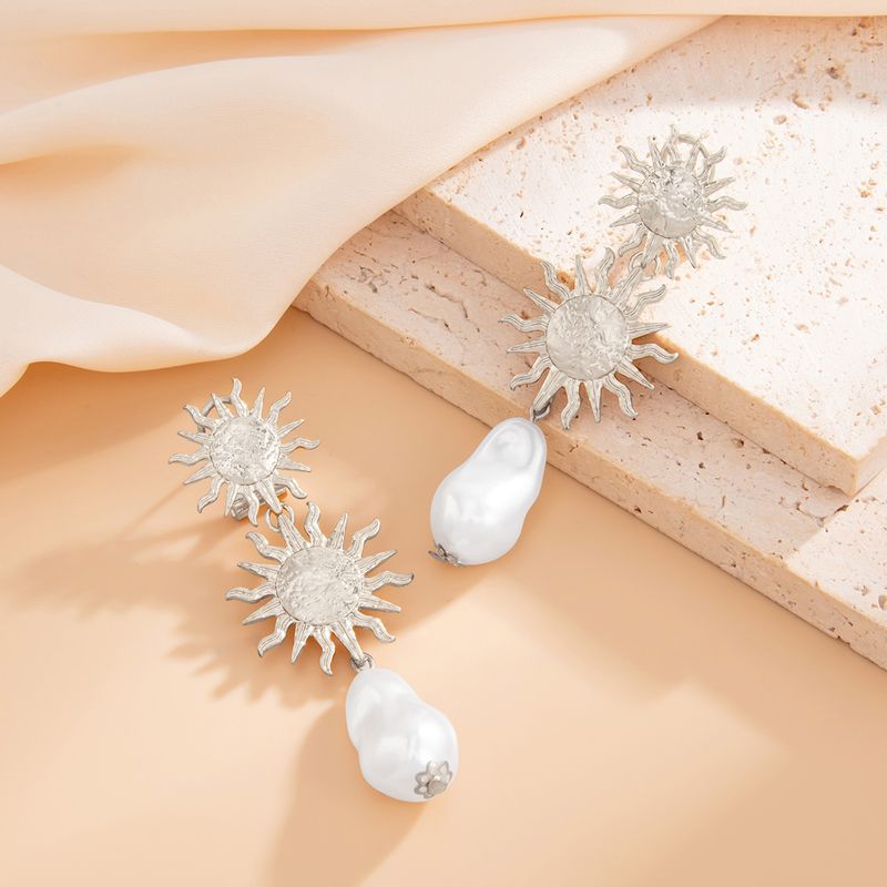 Orecchini pendenti con perle e girasole plissettati, linea di moda Ins, clip per orecchini a clip_voghion.com