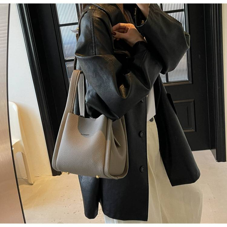 Zweiteilige, weiche Schultertasche mit Litschi-Muster für Mütter im Außenhandel. Neue, lässige, einfache, tragbare diagonale Tasche für das Leben._voghion.com