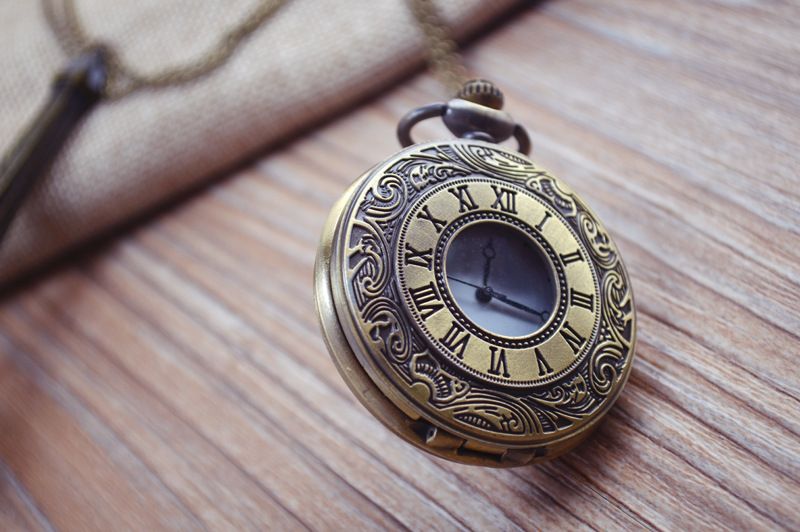 Fashionable countryside style pocket large double display Roman dial flip quartz watch_voghion.com