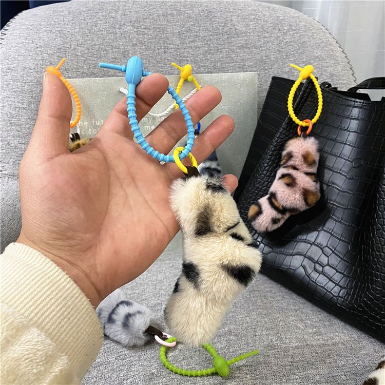 Taschenanhänger mit Leopardenmuster, Twist-Knoten, für Mädchen, modisch, kreativer Taschenanhänger, Auto-Schlüsselanhänger, Schultasche, süßes Plüsch-Telefongehäuse-Zubehör_voghion.com