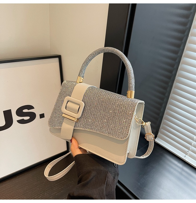 Taschen 2023 Neue Damentasche Gürtelschnalle Trendiges Nischendesign Handtasche Schlichte modische Schultertasche Damen Schräg_voghion.com