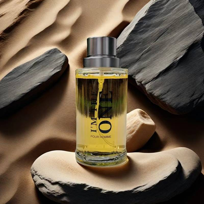 100 ml würzig-orientalisches, würzig-aromatisches Herrenparfum, sanfter, holziger Duft interpretiert den selbstbewussten und kühnen männlichen Charme_voghion.com