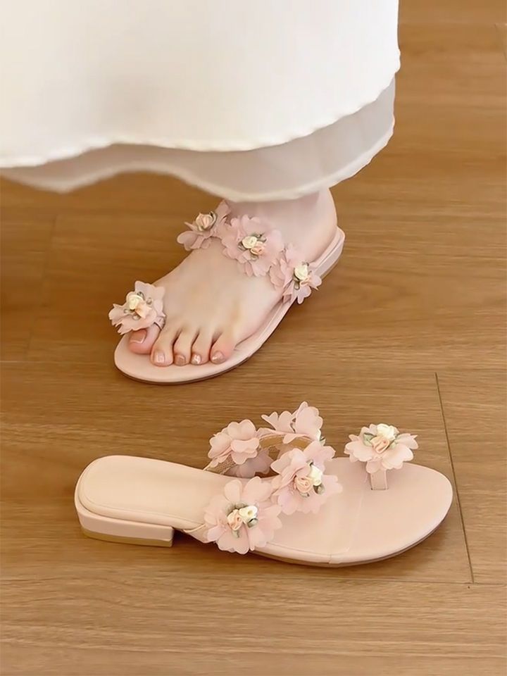 2025 Ciabatte da spiaggia con punta antiscivolo versatili francesi, con fiori di fata, per abbigliamento estivo da donna_voghion.com