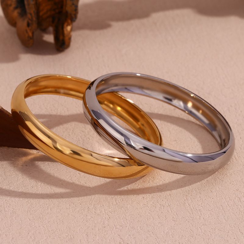 Damenschmuck Mode Einfaches Leichtes Luxus-Armband aus Titanstahl Persönlichkeit Übertrieben Glatt Edelstahl Überzogen K Armband Schmuck_voghion.com
