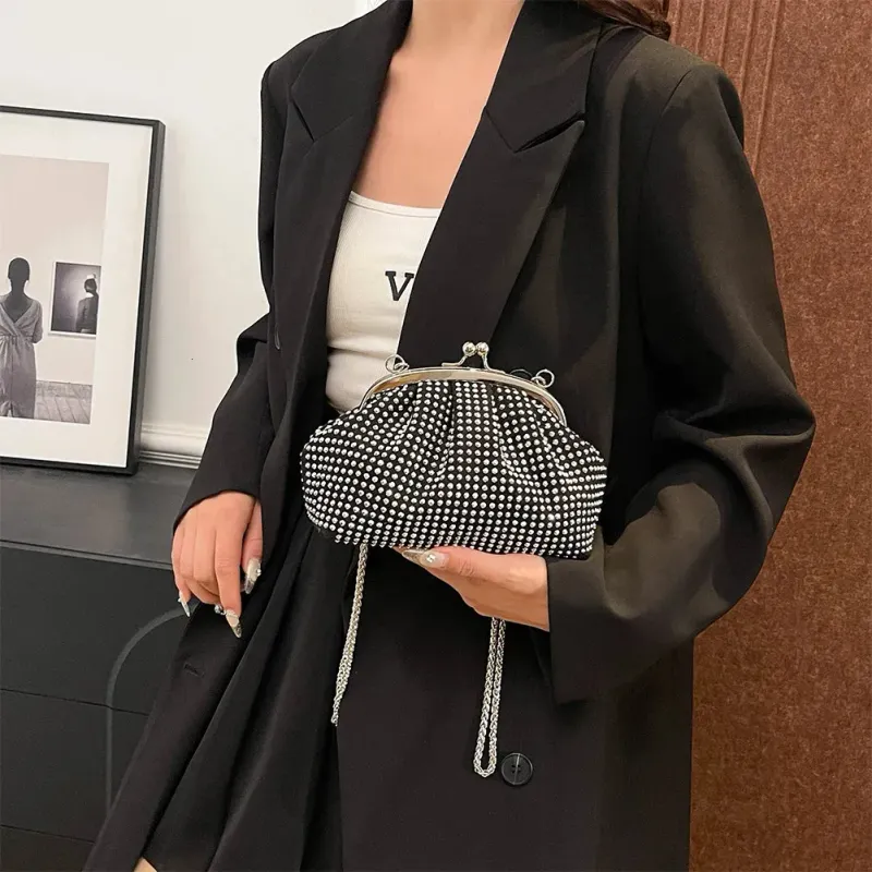 Borsa da sera da donna, alla moda, con tracolla a catena, lucida, elegante, a tracolla, per matrimonio e festa 250614l_voghion.com