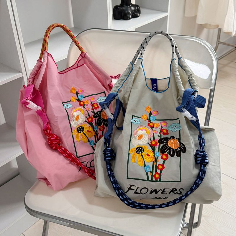 High-end Ball GUANchain Eco-friendly Exquisite Embroidered Nylon Shopping Handheld Women's Shoulder Bag_voghion.com