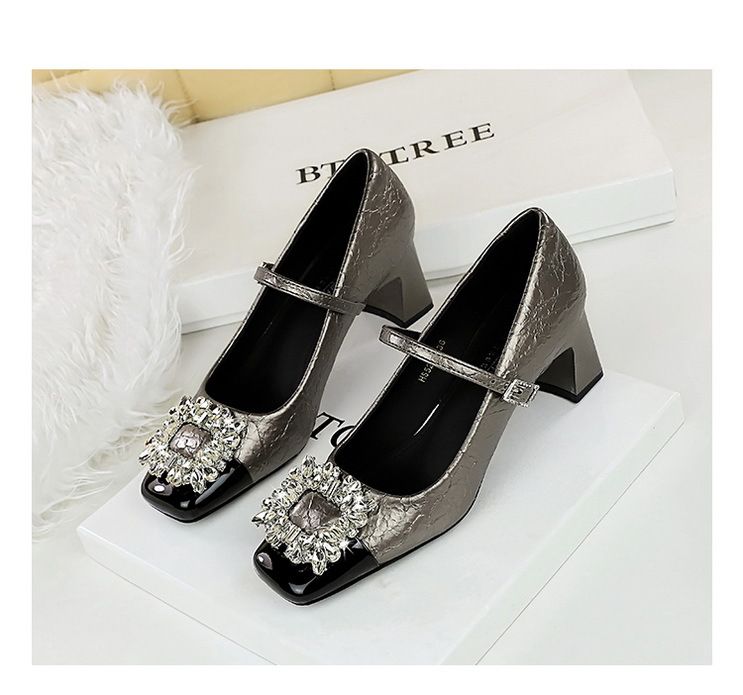 Damenschuhe Mary Jane Crack Stitching Commuter High Heels Mittlerer Absatz Dicker Absatz Quadratischer Kopf Einzelschuhe_voghion.com