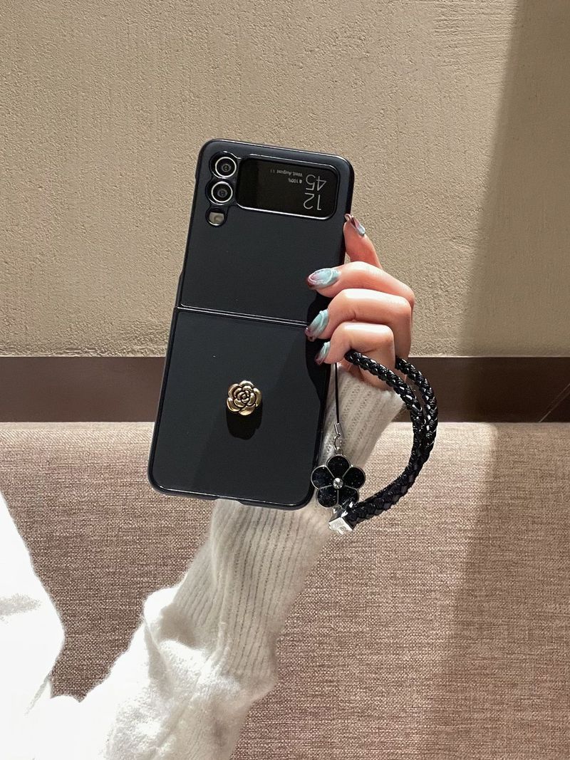 Retro applicable leather Camellia galaxy zflip3/4 mobile phone case Samsung 5 generation folding protective case bracelet_voghion.com