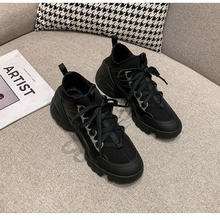 High Version D Brand 2025 Neue Papa-Schuhe Runde Zehenpartie Schnürung Dicke Sohle Höhenvergrößernde Fußgewölbe-Plattform Lässige Sneakers_voghion.com