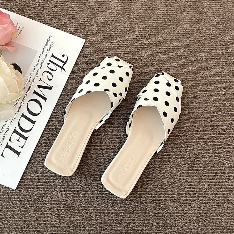 Zapatillas de mujer con puntera cubierta y lunares, sandalias con tiras cruzadas de cuero, sandalias con recortes, chanclas de verano 2022_voghion.com