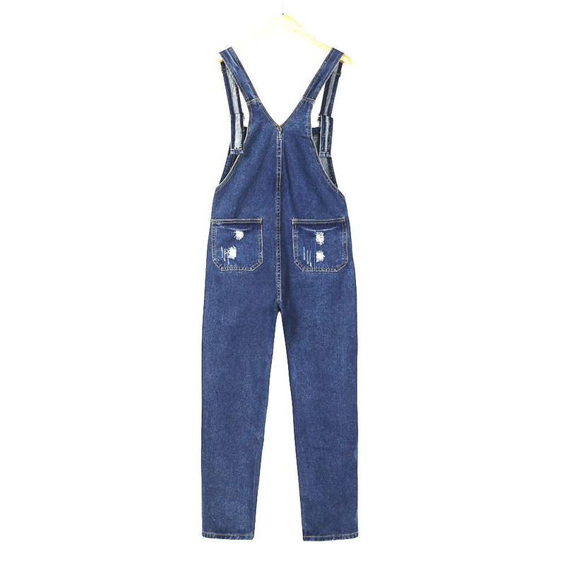 Macacão feminino solto tamanho grande com suspensórios jeans rasgados_voghion.com