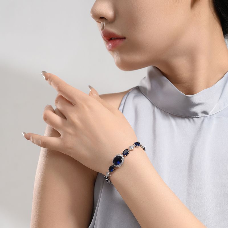 Damenschmuck, geometrisches Muster, versilbertes Kupfer-Zirkon-Armband mit großen Edelsteinen, modisches Unisex-Design für den Alltag_voghion.com