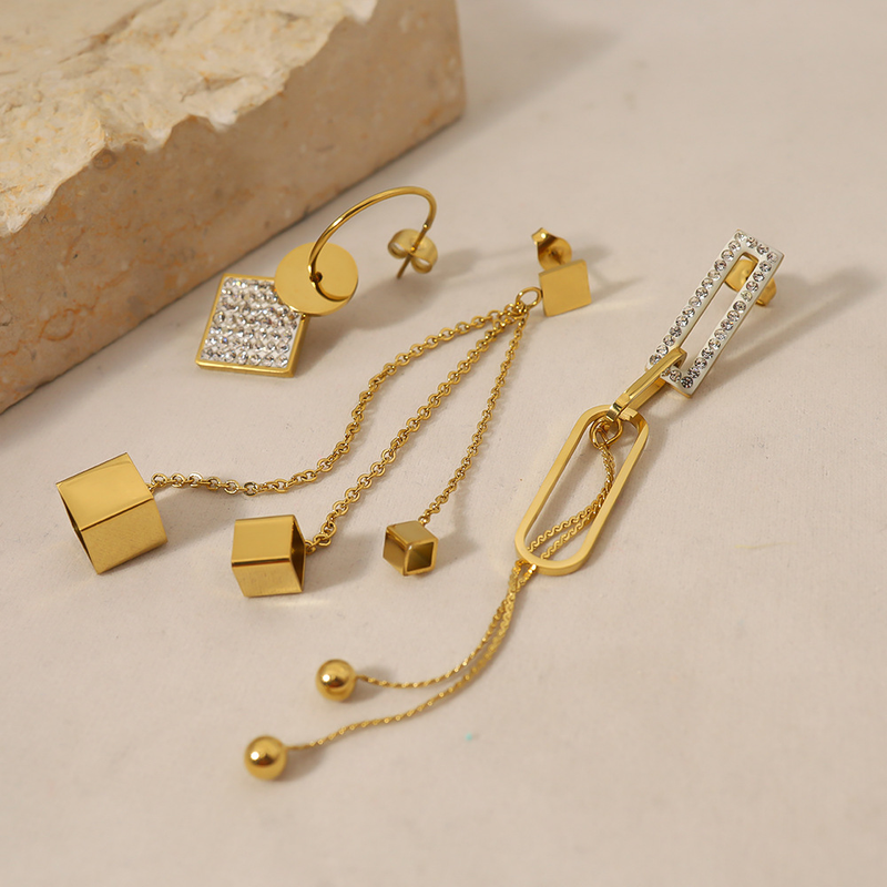 Boucles d'oreilles en acier au titane à pampilles carrées incrustées de diamants géométriques INS avec placage d'or véritable 14 carats et boucles d'oreilles à la mode_voghion.com