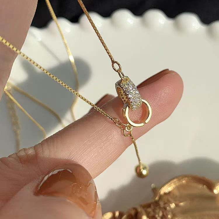 Collana in acciaio al titanio con doppio anello di diamanti scintillanti e perline rotonde, design di lusso leggero, moda giapponese e coreana_voghion.com