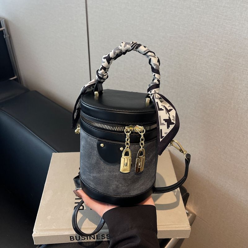 High-end Women's Autumn Winter New Fashion Bucket Urban Simple Versatile Crossbody Bag_voghion.com