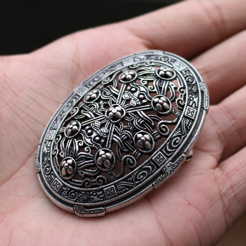 Women's Viking Compass Jewelry Old Fashioned Metal Brooch_voghion.com