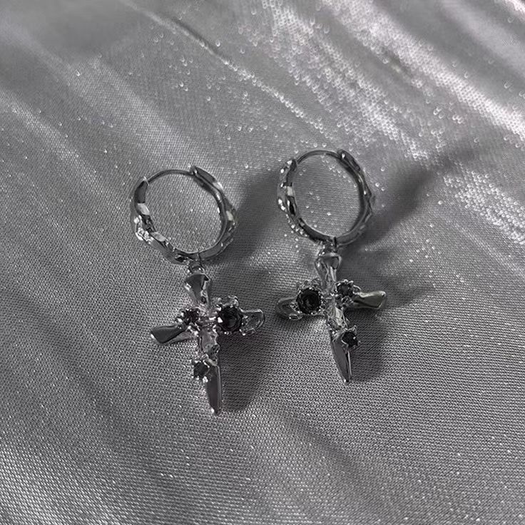 Boucles d'oreilles minimalistes de niche, design de personnalité croisée, haut de gamme, douces et cool, pour hommes et femmes, boucles d'oreilles de couple_voghion.com