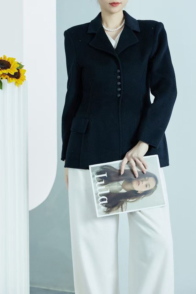 Tongxiang 2025 Neue doppelseitige Wollanzugjacke für Damen mit langen Ärmeln und Revers, elegante und leistungsfähige doppelseitige Wolljacke_voghion.com