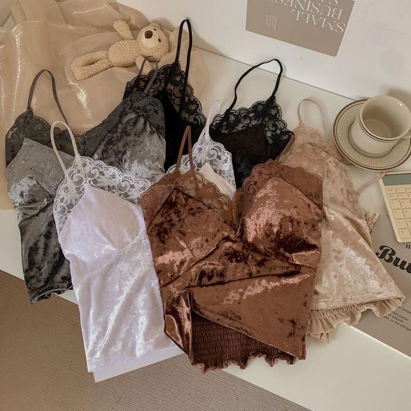 Intimo e pigiami in pizzo oro e velluto con cuciture, tutto abbinato, comodo reggiseno con parte superiore del seno laterale e splendida schiena._voghion.com