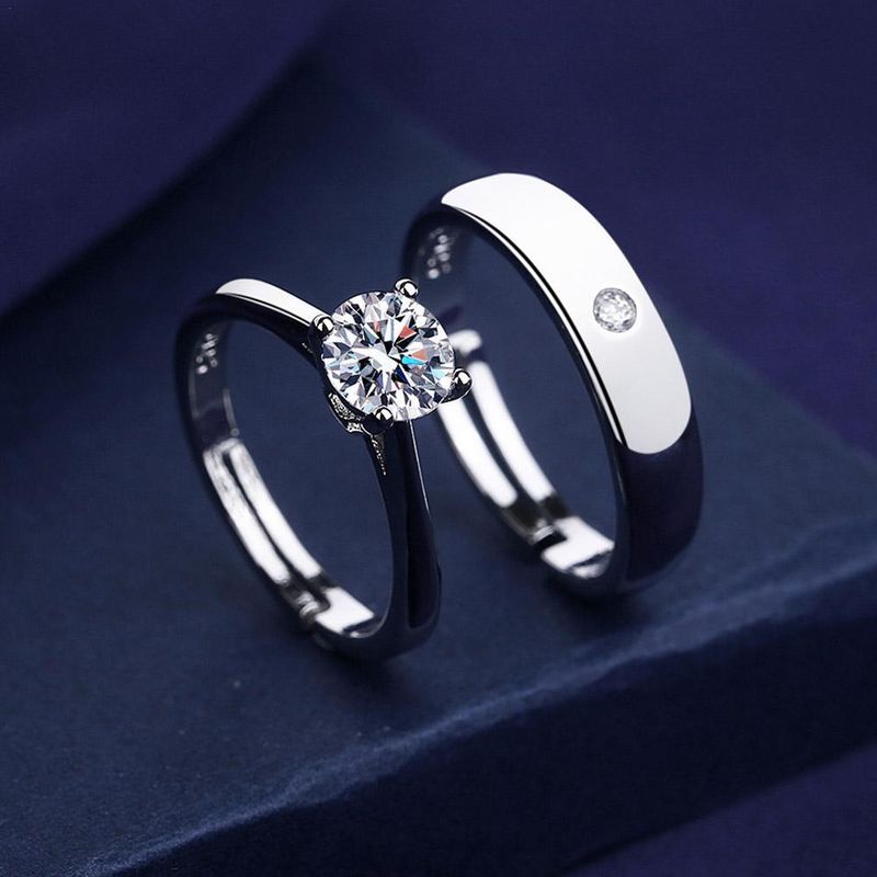 Pronto Stock Semplice Argento Colore Moda Coppia Anelli di Nozze Zirconia Cubica Eternity Band Gioielli Regalo per San Valentino_voghion.com