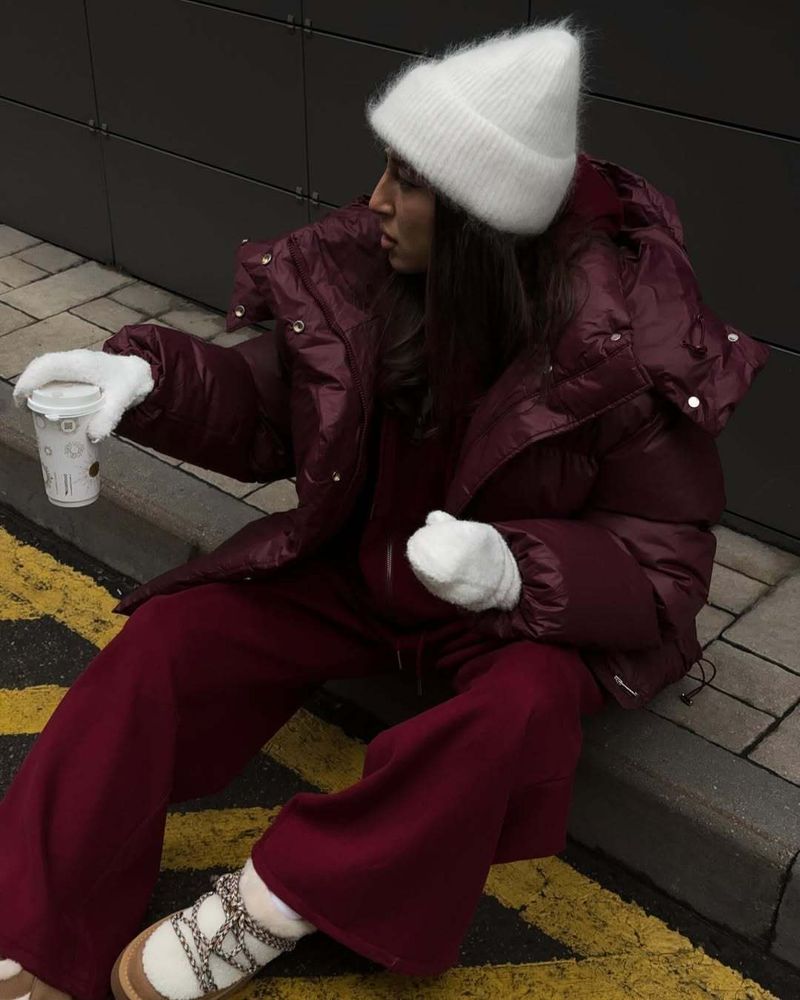 Conjunto casual de sudadera y jogger para mujer (manga larga, 65 % algodón, tallas S-XL) – Conjunto de dos piezas en color vino, espresso y bosque_voghion.com