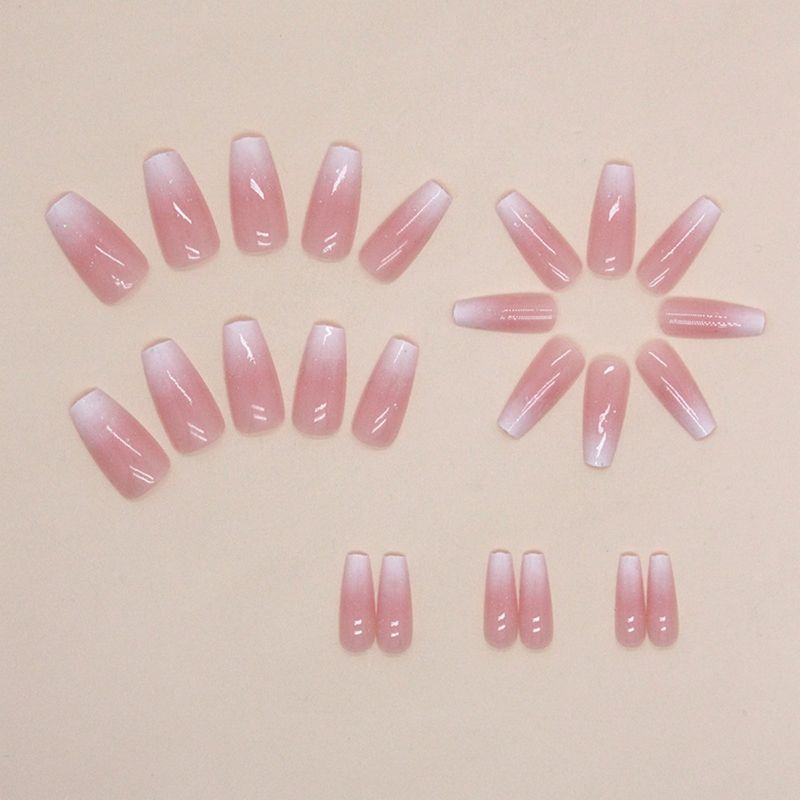 Unghie finte rosa brillanti graduali morbide da ballerina, dolci e alla moda su Instagram_voghion.com