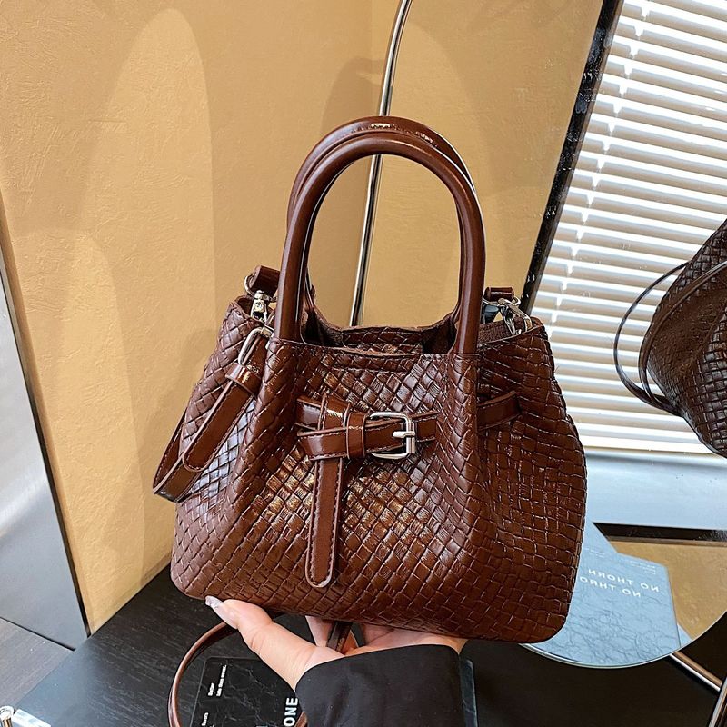 High-End Woven Pattern Handbag For Women, Niche Design Small Tote Bag, 2025 New Fashion Versatile Shoulder Crossbody Bag_voghion.com