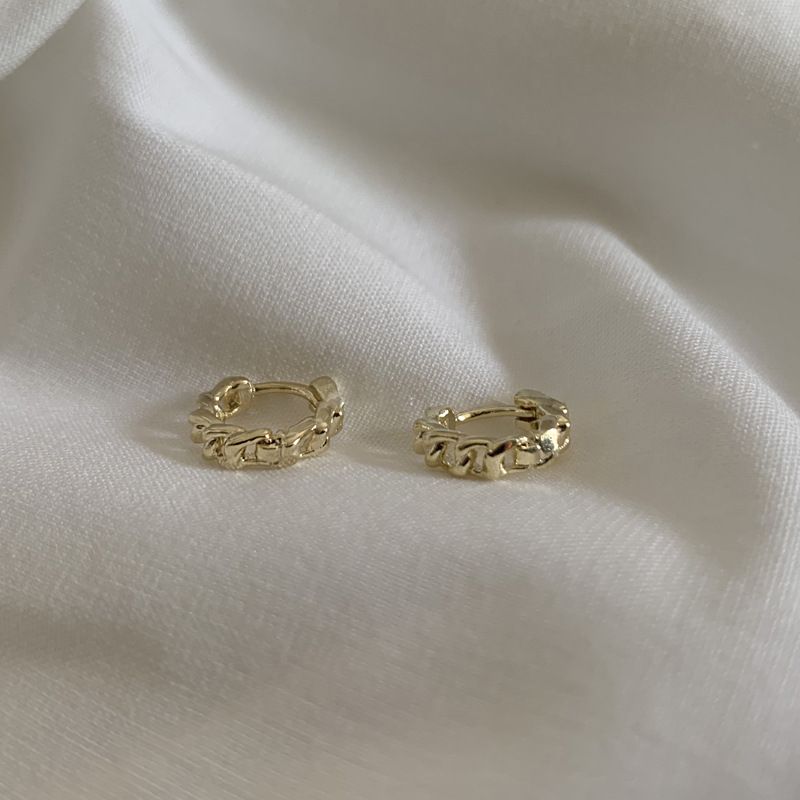 Retro niche chain earrings for women, simple and small temperament, cold style earrings, 2023 new trendy earrings and earrings_voghion.com