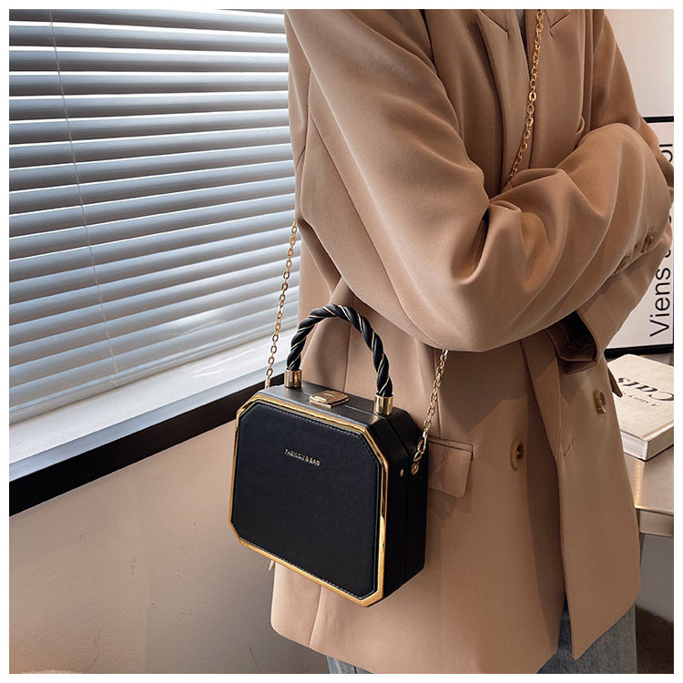 Borsa da donna: borsa a forma di scatola alla moda, semplice, versatile, Celebrity 2023 Nuova borsa a tracolla a catena squisita per donna_voghion.com